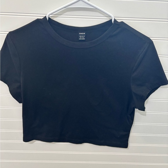 SHEIN Classic Black Crop Top - Picture 2 of 4